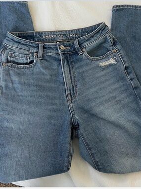 American Eagle Outfitters High-Rise Distressed Blue Jeans